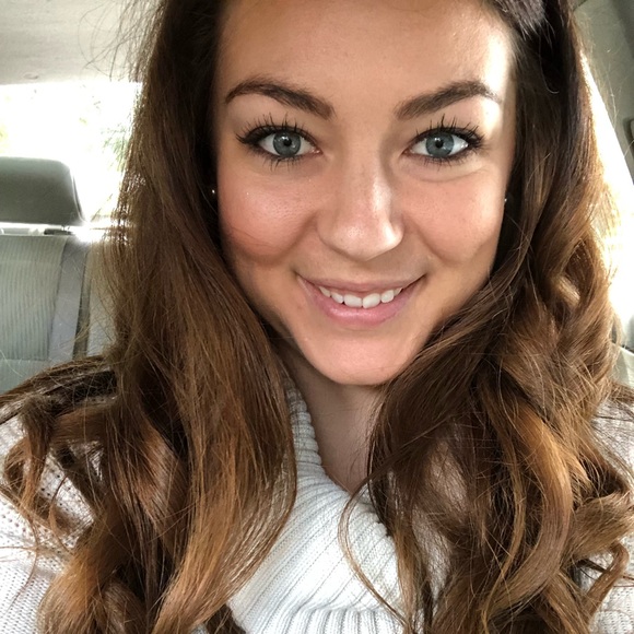 Meet your Posher, Brooke - Picture 1 of 1